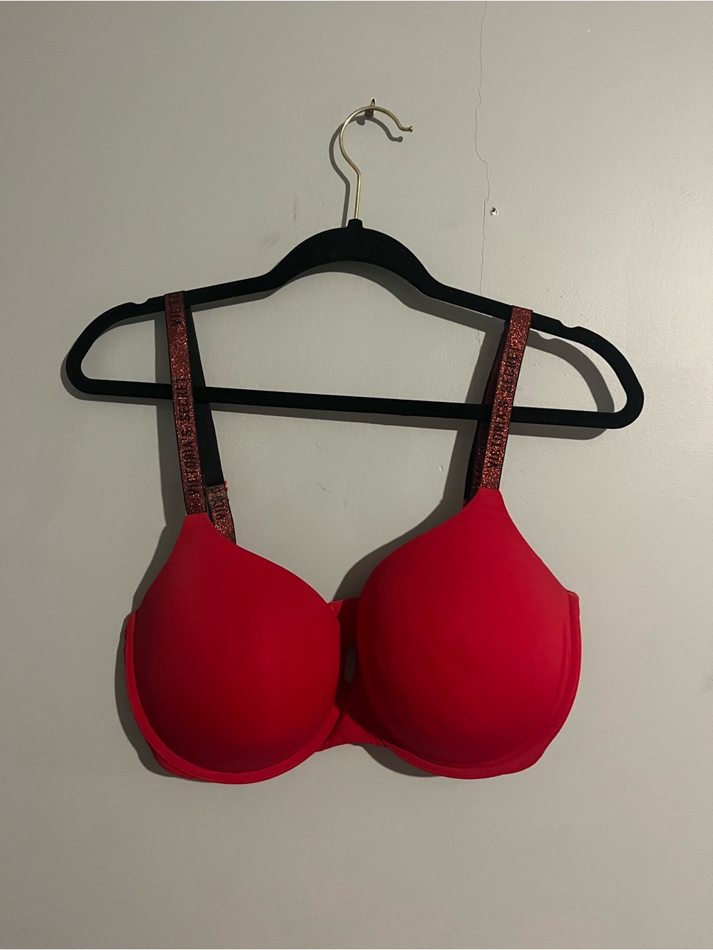 Victoria's Secret Red t-shirt push up full coverage bra 36DDD metallic monogram